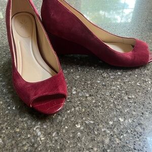 Nine West Red Wedge Shoes Peep-Toe Suede
